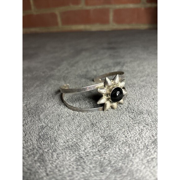 Unbranded Jewelry - Vintage Bracelet Black Onyx Mexico 925 Sterling Silver Flower Unique Metal